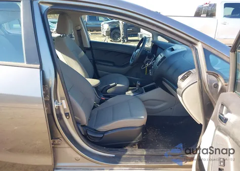 2016 Kia Forte Lx z USA, uszkodzony, nr VIN KNAFX4A69G5542286